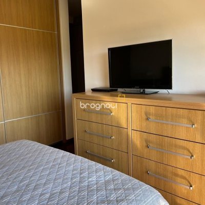 Apartamento com 170m², 4 quartos (sendo 1 suíte), 2 garagens, no bairro Agronômica em Florianópolis