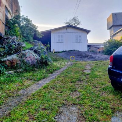 Terreno com 517m², no bairro Canasvieiras em Florianópolis