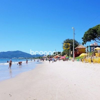 Terreno com 517m², no bairro Canasvieiras em Florianópolis