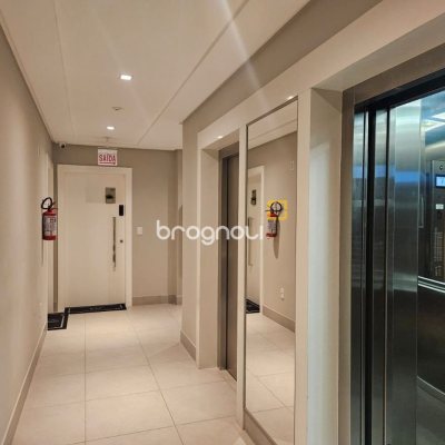 Apartamento com 107m², 3 quartos (sendo 1 suíte), 2 garagens, no bairro Campinas em São José