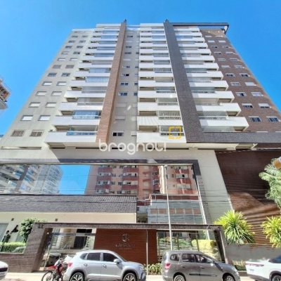 Apartamento com 107m², 3 quartos (sendo 1 suíte), 2 garagens, no bairro Campinas em São José