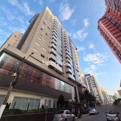 Apartamento com 107m², 3 quartos (sendo 1 suíte), 2 garagens, no bairro Campinas em São José