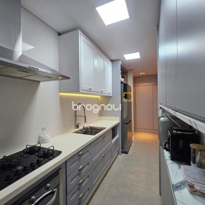 Apartamento com 107m², 3 quartos (sendo 1 suíte), 2 garagens, no bairro Campinas em São José