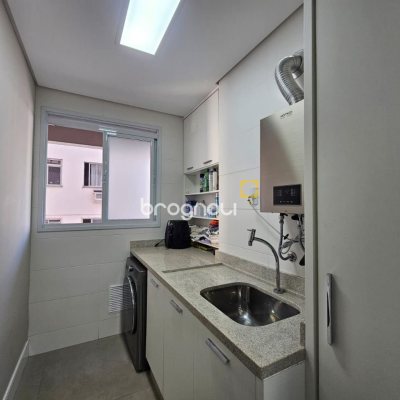Apartamento com 107m², 3 quartos (sendo 1 suíte), 2 garagens, no bairro Campinas em São José