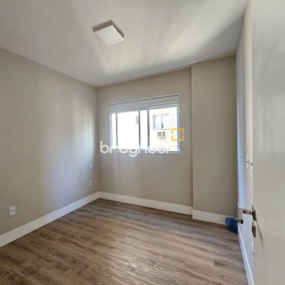 Apartamento com 107m², 3 quartos (sendo 1 suíte), 2 garagens, no bairro Campinas em São José