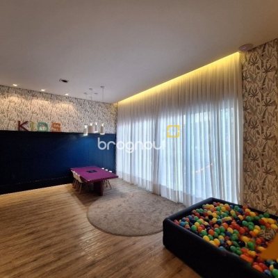 Apartamento com 107m², 3 quartos (sendo 1 suíte), 2 garagens, no bairro Campinas em São José