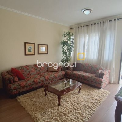 Casa com 185m², 4 quartos (sendo 1 suíte), 2 garagens, no bairro Capoeiras em Florianópolis