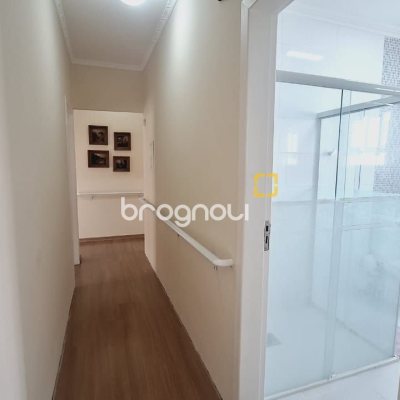 Casa com 185m², 4 quartos (sendo 1 suíte), 2 garagens, no bairro Capoeiras em Florianópolis
