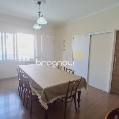 Casa com 185m², 4 quartos (sendo 1 suíte), 2 garagens, no bairro Capoeiras em Florianópolis