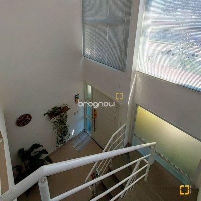 Casa com 99m², 2 quartos (sendo 2 suítes), 2 garagens, no bairro Ribeirão da Ilha em Florianópolis