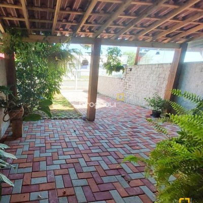 Casa com 99m², 2 quartos (sendo 2 suítes), 2 garagens, no bairro Ribeirão da Ilha em Florianópolis