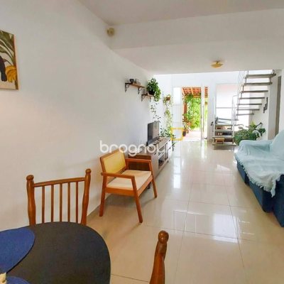 Casa com 99m², 2 quartos (sendo 2 suítes), 2 garagens, no bairro Ribeirão da Ilha em Florianópolis