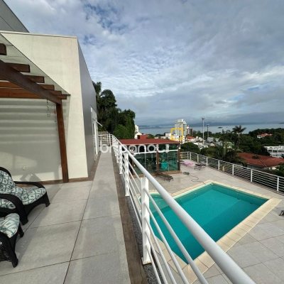 Casa com 365m², 3 quartos (sendo 3 suítes), 11 garagens, no bairro Beira Mar Norte em Florianópolis