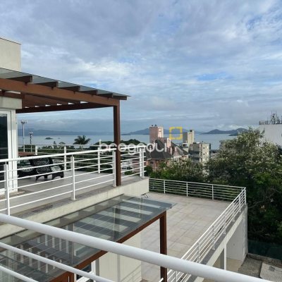 Casa com 365m², 3 quartos (sendo 3 suítes), 11 garagens, no bairro Beira Mar Norte em Florianópolis