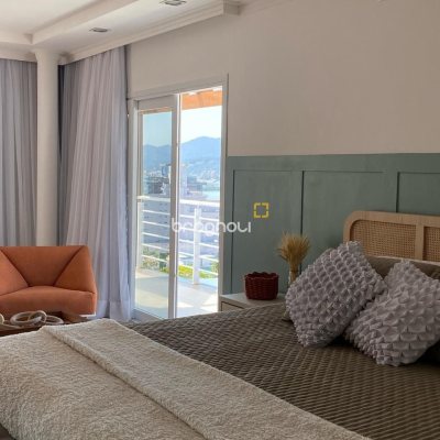 Casa com 365m², 3 quartos (sendo 3 suítes), 11 garagens, no bairro Beira Mar Norte em Florianópolis