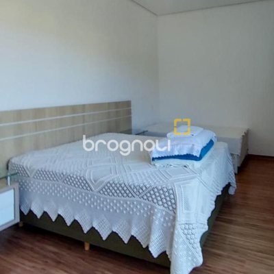 Casa com 322m², 3 quartos (sendo 3 suítes), 2 garagens, no bairro Lagoa da Conceição em Florianópolis