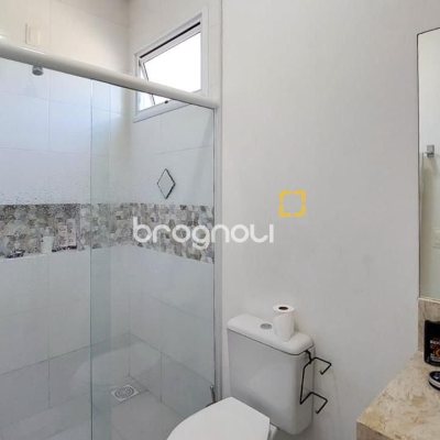 Casa com 322m², 3 quartos (sendo 3 suítes), 2 garagens, no bairro Lagoa da Conceição em Florianópolis