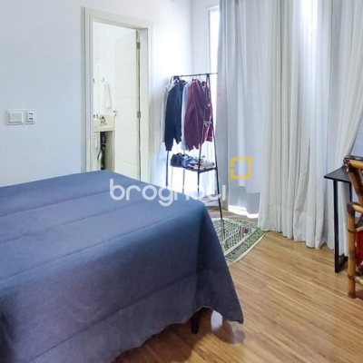 Casa com 322m², 3 quartos (sendo 3 suítes), 2 garagens, no bairro Lagoa da Conceição em Florianópolis