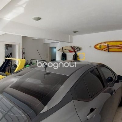 Casa com 322m², 3 quartos (sendo 3 suítes), 2 garagens, no bairro Lagoa da Conceição em Florianópolis