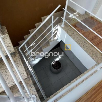 Casa com 322m², 3 quartos (sendo 3 suítes), 2 garagens, no bairro Lagoa da Conceição em Florianópolis