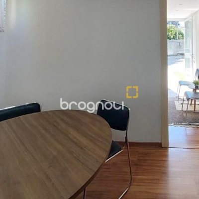 Casa com 322m², 3 quartos (sendo 3 suítes), 2 garagens, no bairro Lagoa da Conceição em Florianópolis