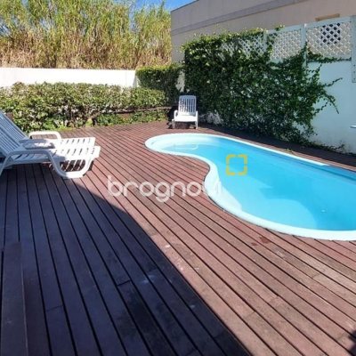 Casa com 322m², 3 quartos (sendo 3 suítes), 2 garagens, no bairro Lagoa da Conceição em Florianópolis