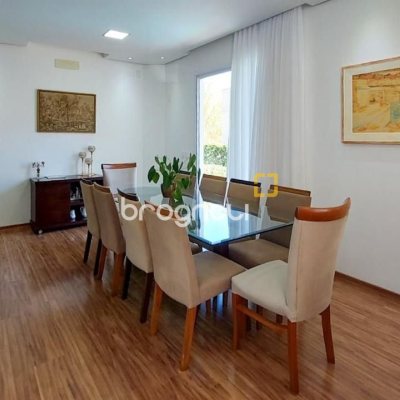 Casa com 322m², 3 quartos (sendo 3 suítes), 2 garagens, no bairro Lagoa da Conceição em Florianópolis