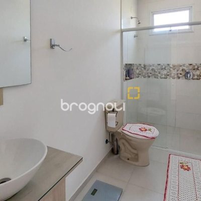 Casa com 322m², 3 quartos (sendo 3 suítes), 2 garagens, no bairro Lagoa da Conceição em Florianópolis