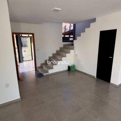 Casa com 110m², 2 quartos (sendo 2 suítes), 2 garagens, no bairro Ingleses em Florianópolis