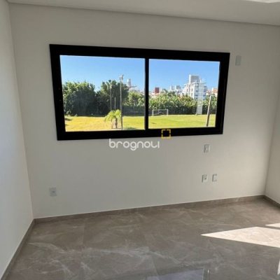 Casa com 110m², 2 quartos (sendo 2 suítes), 2 garagens, no bairro Ingleses em Florianópolis