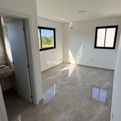 Casa com 110m², 2 quartos (sendo 2 suítes), 2 garagens, no bairro Ingleses em Florianópolis
