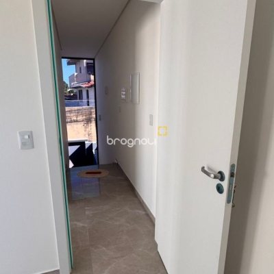Casa com 110m², 2 quartos (sendo 2 suítes), 2 garagens, no bairro Ingleses em Florianópolis