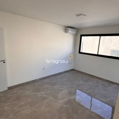 Casa com 110m², 2 quartos (sendo 2 suítes), 2 garagens, no bairro Ingleses em Florianópolis
