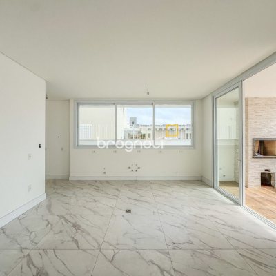 Casa com 450m², 4 quartos (sendo 4 suítes), 4 garagens, no bairro Jurerê Internacional em Florianópolis