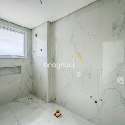 Casa com 450m², 4 quartos (sendo 4 suítes), 4 garagens, no bairro Jurerê Internacional em Florianópolis