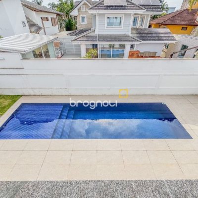Casa com 450m², 4 quartos (sendo 4 suítes), 4 garagens, no bairro Jurerê Internacional em Florianópolis