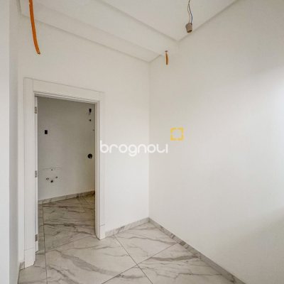 Casa com 450m², 4 quartos (sendo 4 suítes), 4 garagens, no bairro Jurerê Internacional em Florianópolis