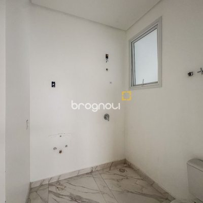 Casa com 450m², 4 quartos (sendo 4 suítes), 4 garagens, no bairro Jurerê Internacional em Florianópolis