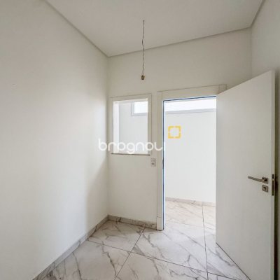 Casa com 450m², 4 quartos (sendo 4 suítes), 4 garagens, no bairro Jurerê Internacional em Florianópolis