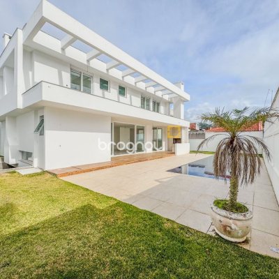 Casa com 450m², 4 quartos (sendo 4 suítes), 4 garagens, no bairro Jurerê Internacional em Florianópolis