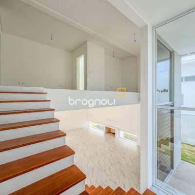 Casa com 450m², 4 quartos (sendo 4 suítes), 4 garagens, no bairro Jurerê Internacional em Florianópolis