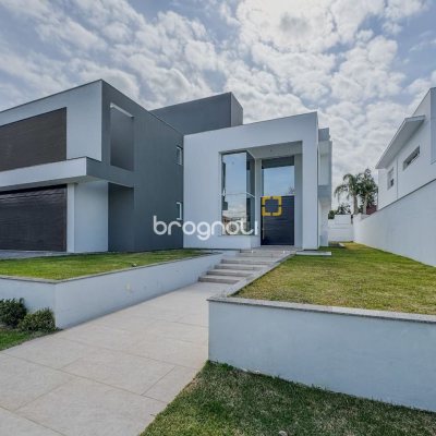 Casa com 450m², 4 quartos (sendo 4 suítes), 4 garagens, no bairro Jurerê Internacional em Florianópolis
