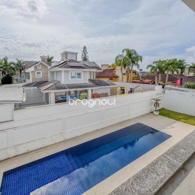 Casa com 450m², 4 quartos (sendo 4 suítes), 4 garagens, no bairro Jurerê Internacional em Florianópolis