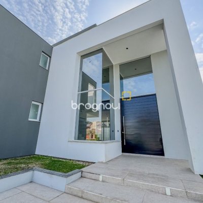 Casa com 450m², 4 quartos (sendo 4 suítes), 4 garagens, no bairro Jurerê Internacional em Florianópolis