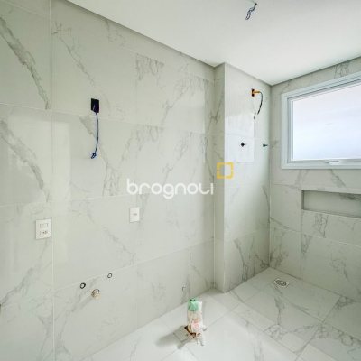 Casa com 450m², 4 quartos (sendo 4 suítes), 4 garagens, no bairro Jurerê Internacional em Florianópolis