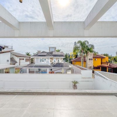 Casa com 450m², 4 quartos (sendo 4 suítes), 4 garagens, no bairro Jurerê Internacional em Florianópolis
