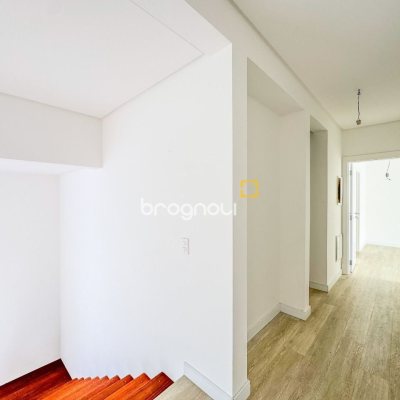 Casa com 450m², 4 quartos (sendo 4 suítes), 4 garagens, no bairro Jurerê Internacional em Florianópolis