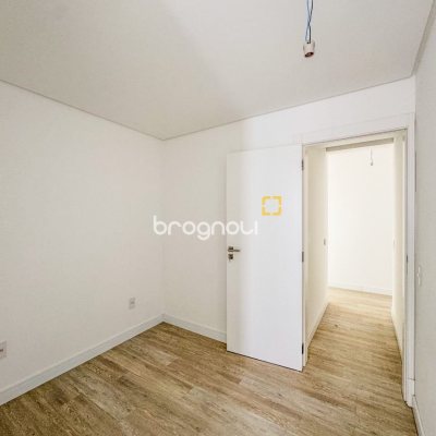Casa com 450m², 4 quartos (sendo 4 suítes), 4 garagens, no bairro Jurerê Internacional em Florianópolis