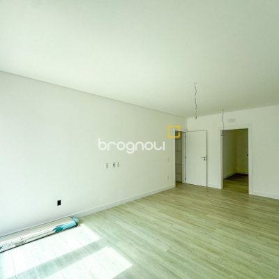 Casa com 450m², 4 quartos (sendo 4 suítes), 4 garagens, no bairro Jurerê Internacional em Florianópolis