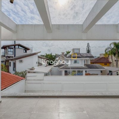 Casa com 450m², 4 quartos (sendo 4 suítes), 4 garagens, no bairro Jurerê Internacional em Florianópolis